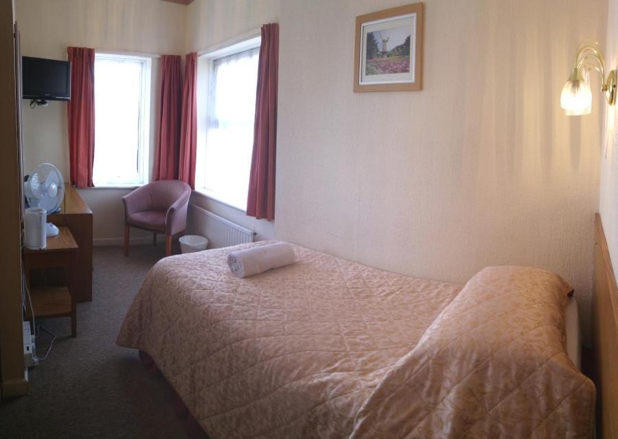 Hotel Riviera By The Sea Bournemouth Eksteriør billede
