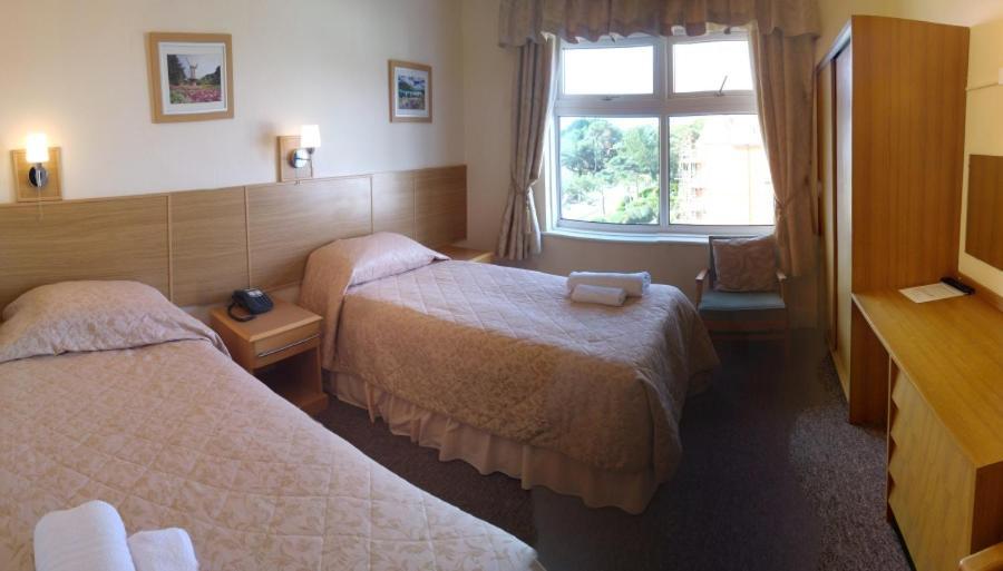 Hotel Riviera By The Sea Bournemouth Eksteriør billede